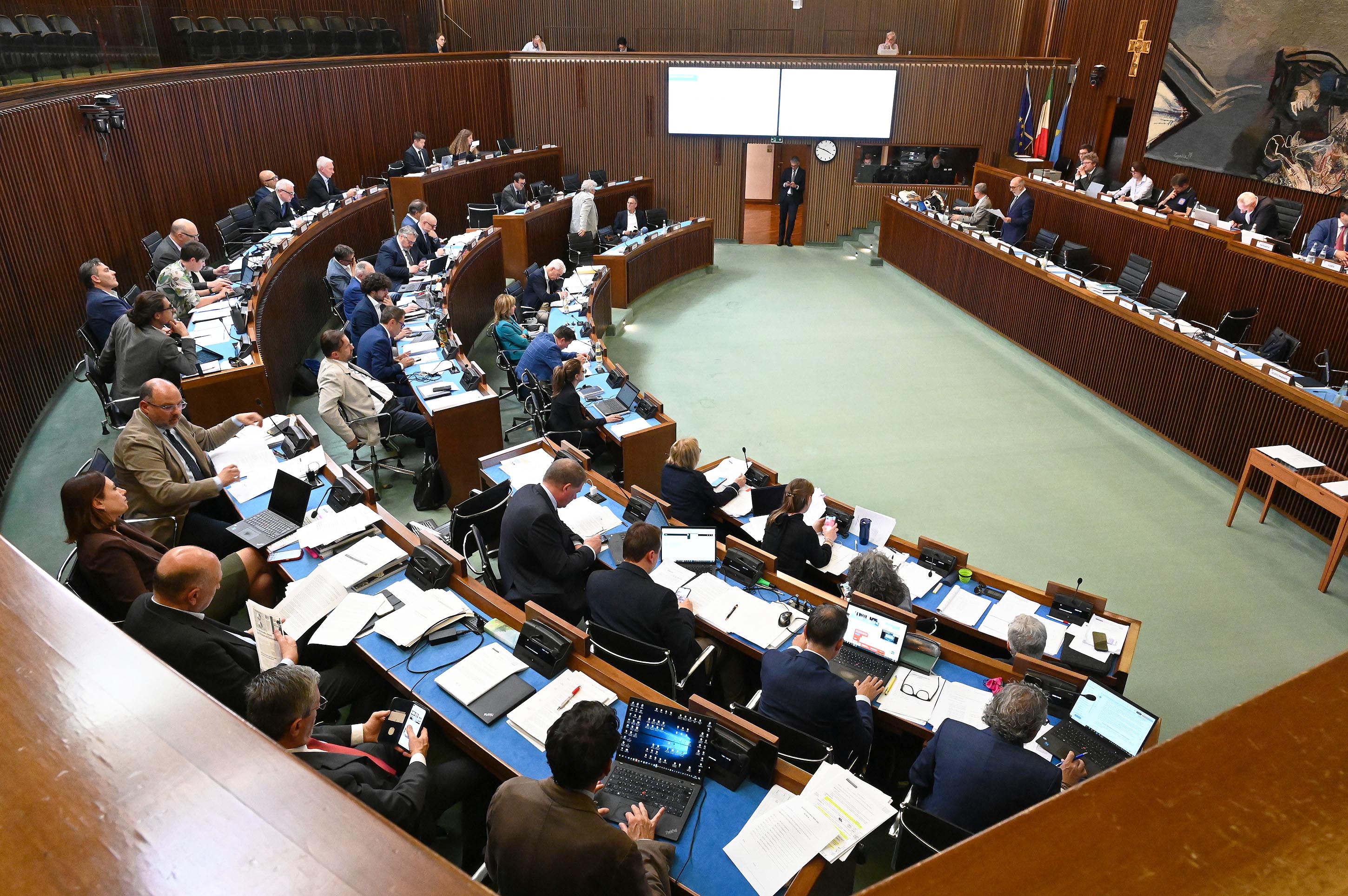 OMNIBUS/5. OK AULA A NORME AGRICOLTURA: PIÙ AUTONOMIA SU INCENTIVI